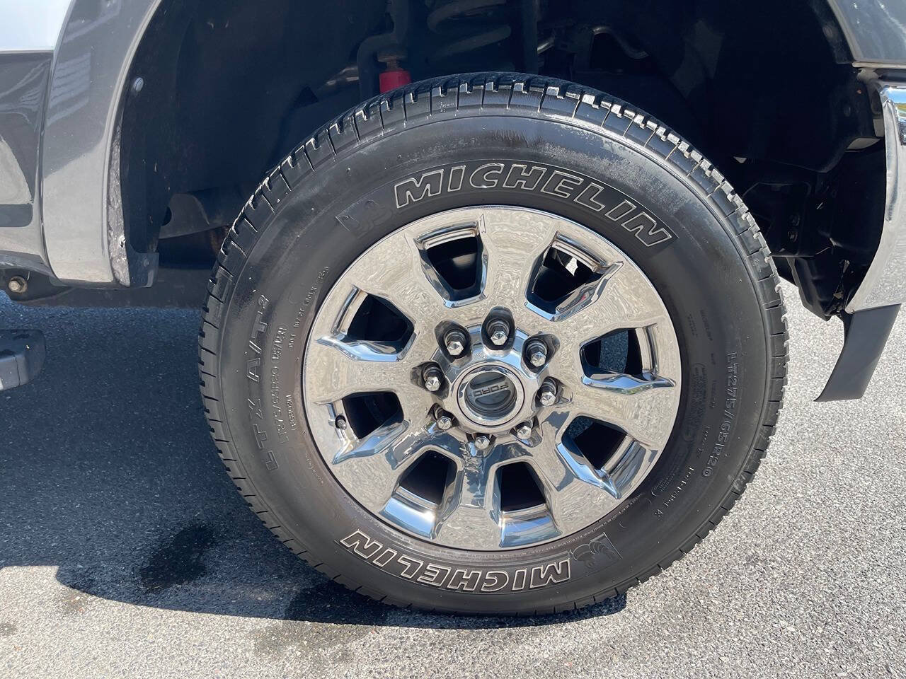 Used 2017 Ford F250 Lariat w/ Lariat Ultimate Package AWD/4WD image 9
