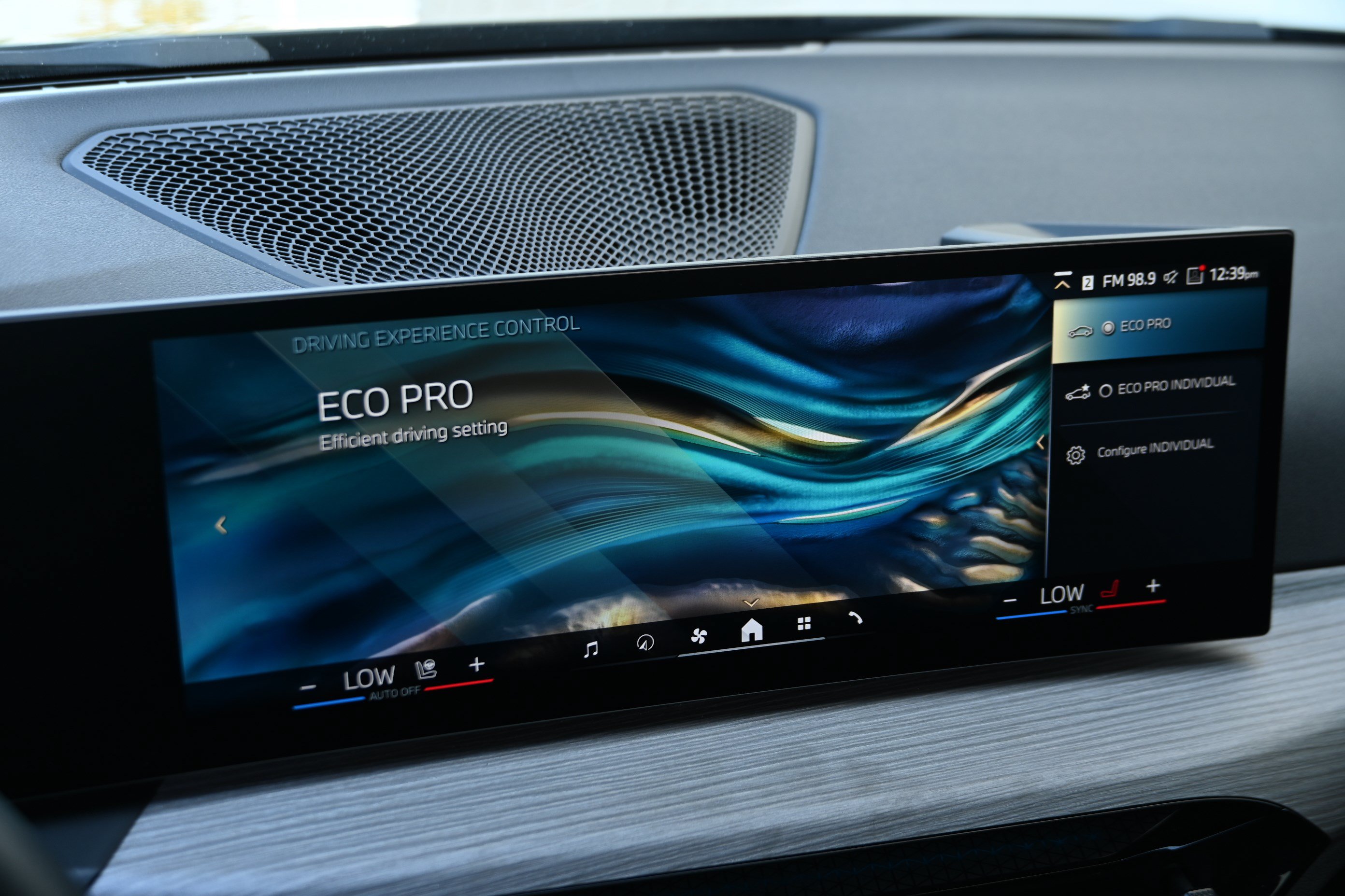 Certified 2025 BMW i4 eDrive40 RWD image 33