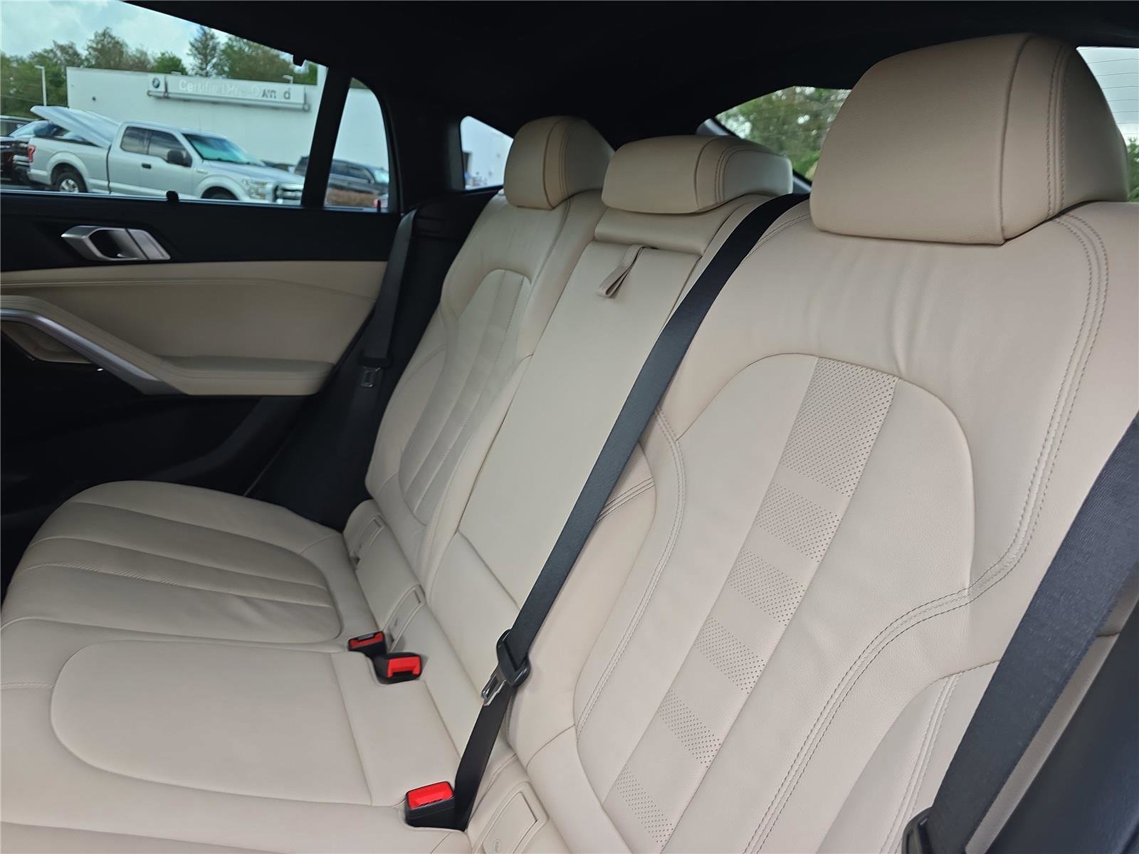 Used 2021 BMW X6 xDrive40i AWD/4WD image 13