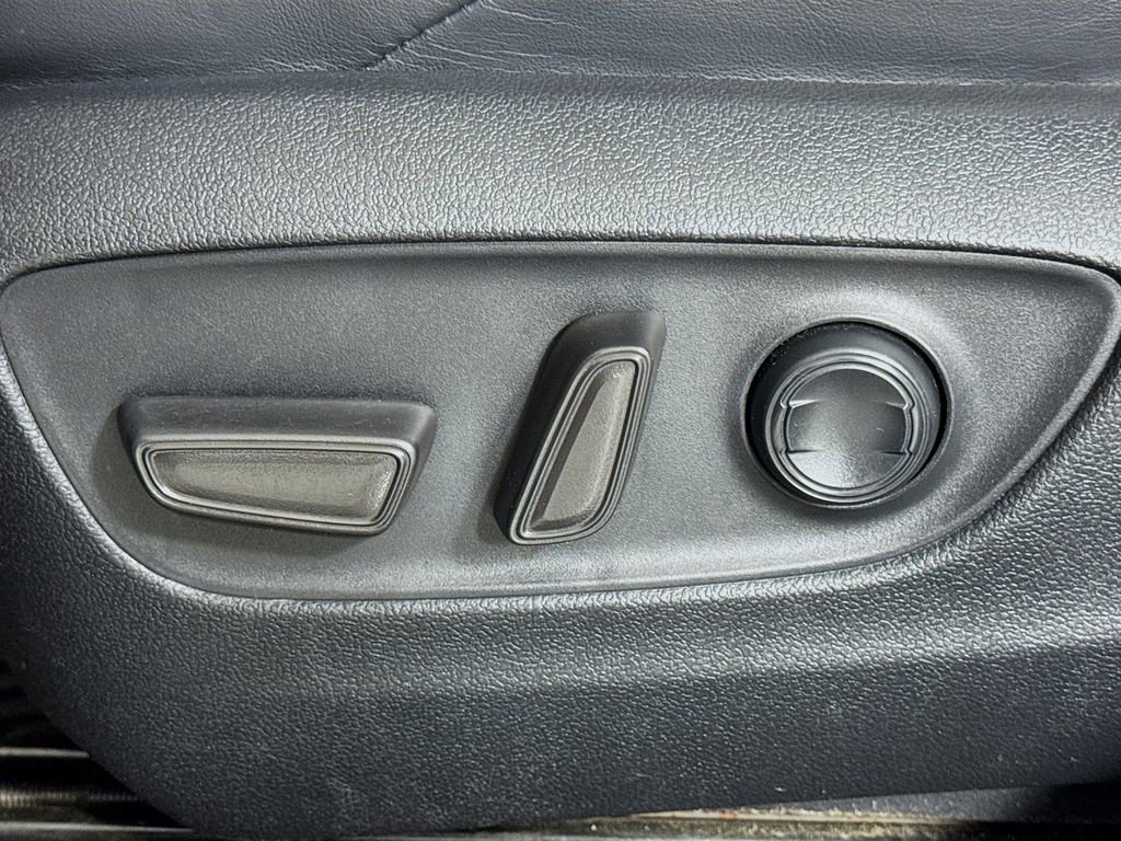 Used 2020 Toyota RAV4 XSE AWD/4WD image 16