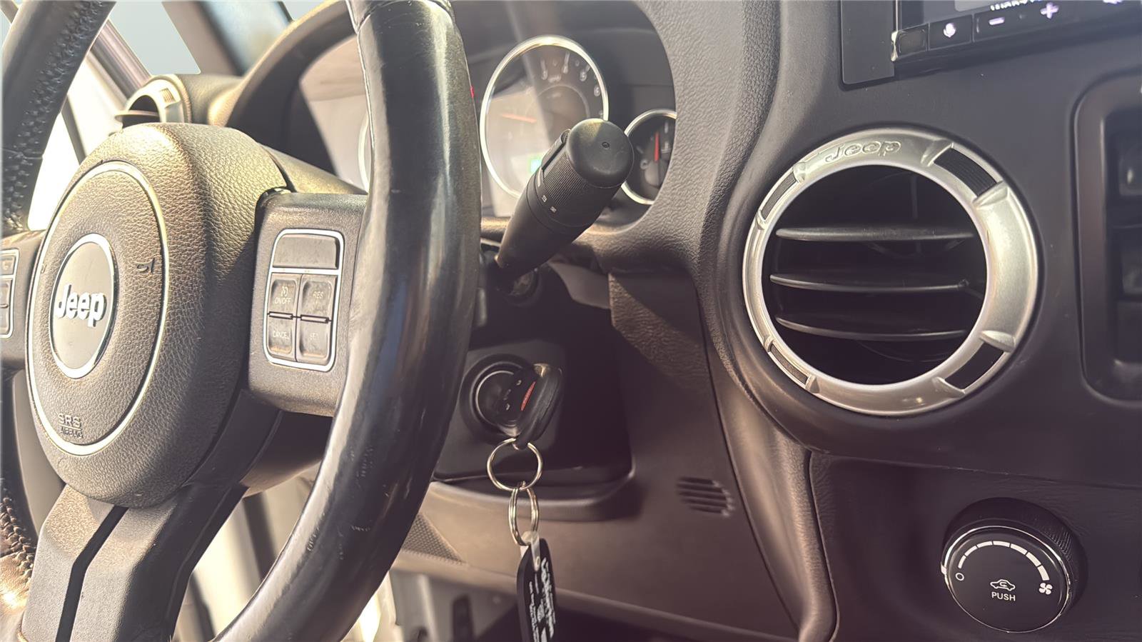 Used 2015 Jeep Wrangler Unlimited Sahara w/ Connectivity Group image 22
