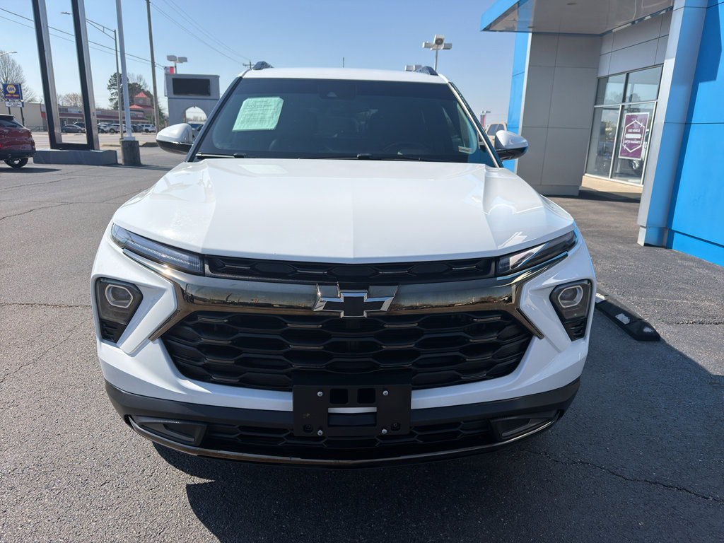 Used 2024 Chevrolet TrailBlazer ACTIV w/ Driver Confidence Package AWD/4WD image 2