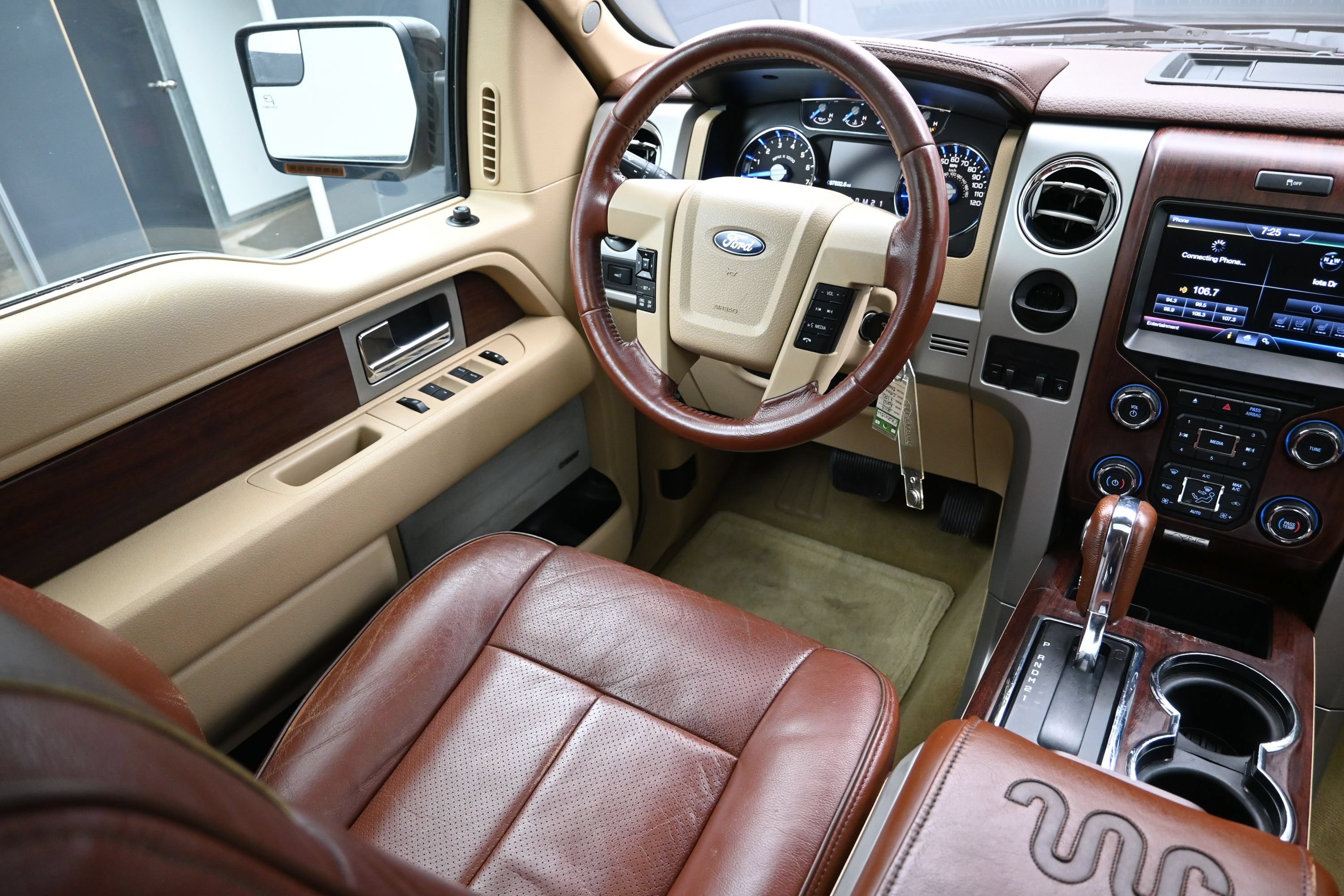 Used 2013 Ford F150 King Ranch w/ King Ranch Luxury Pkg RWD image 24
