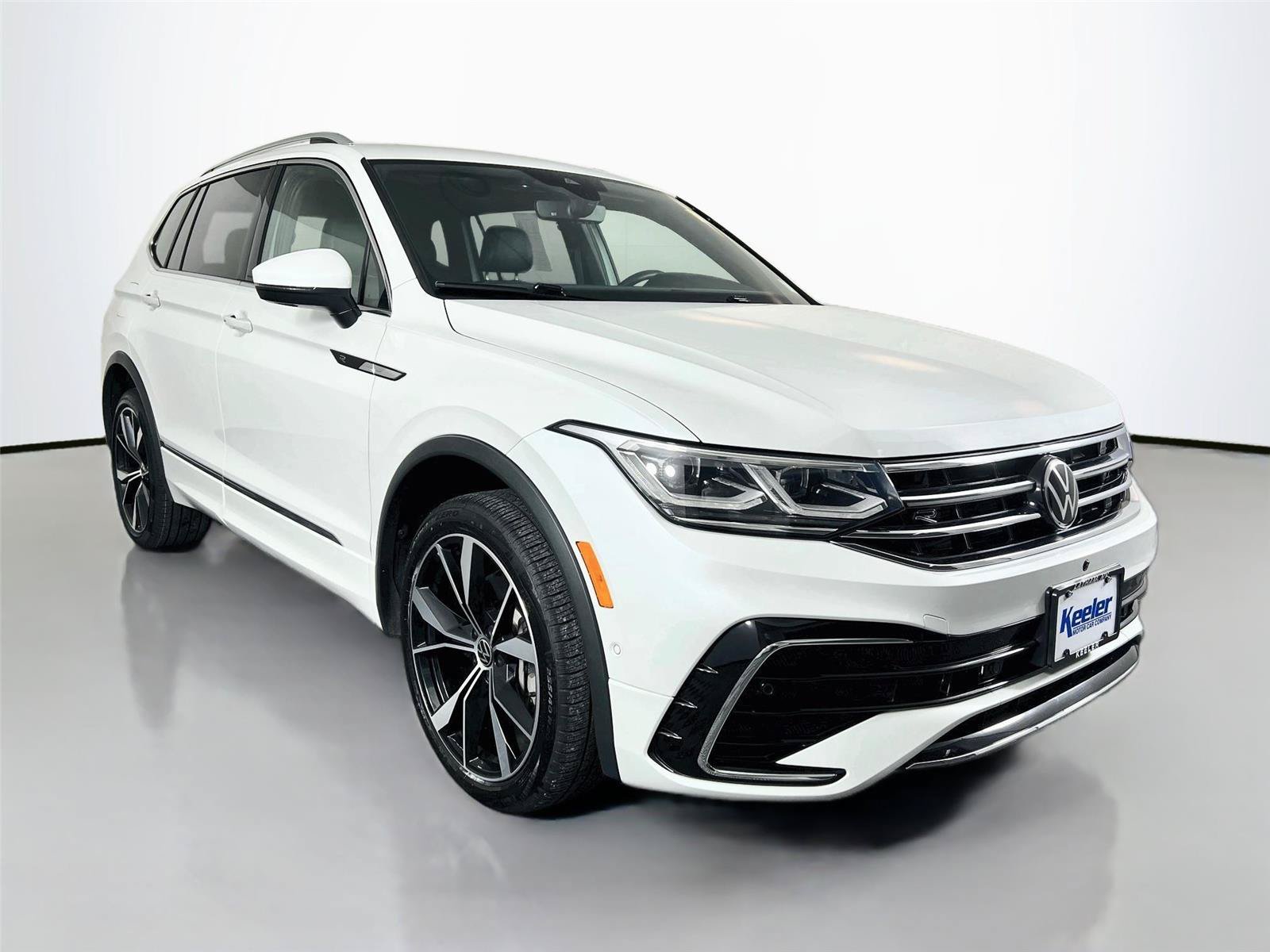 Used 2024 Volkswagen Tiguan SEL R-Line AWD/4WD image 8