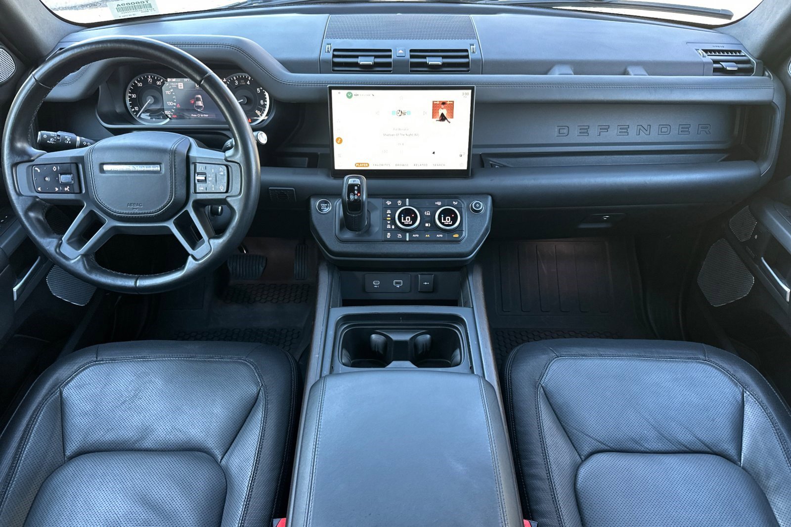 Used 2023 Land Rover Defender 130 X-Dynamic SE image 17