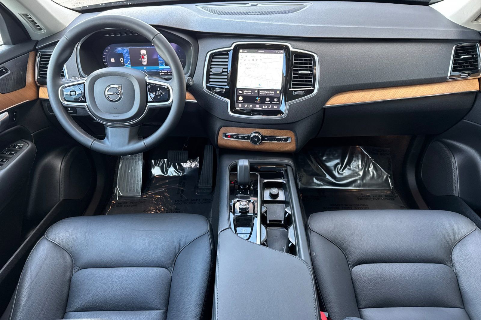 Used 2024 Volvo XC90 T8 Plus w/ Protection Package Premier image 13