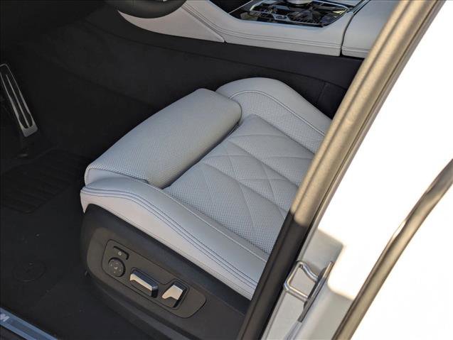 New 2026 BMW X6 xDrive40i w/ Executive Package image 4