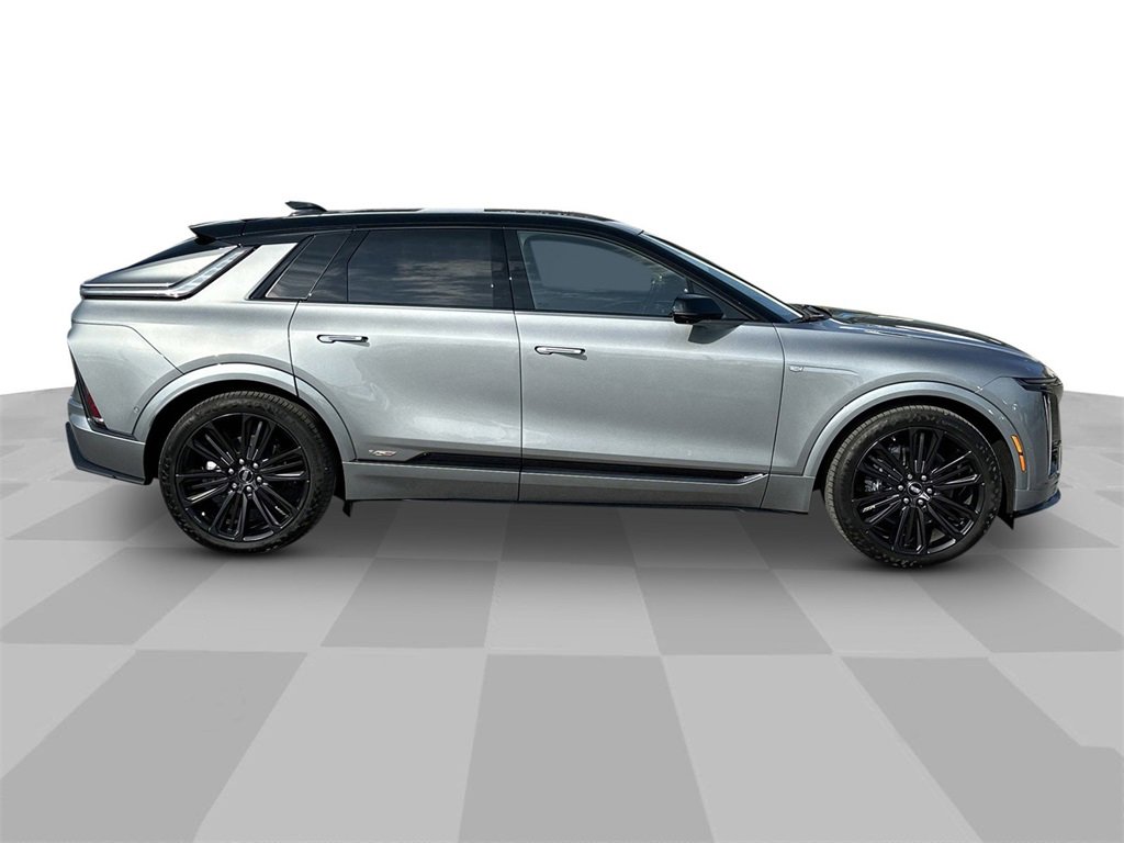 New 2026 Cadillac Lyriq V image 8