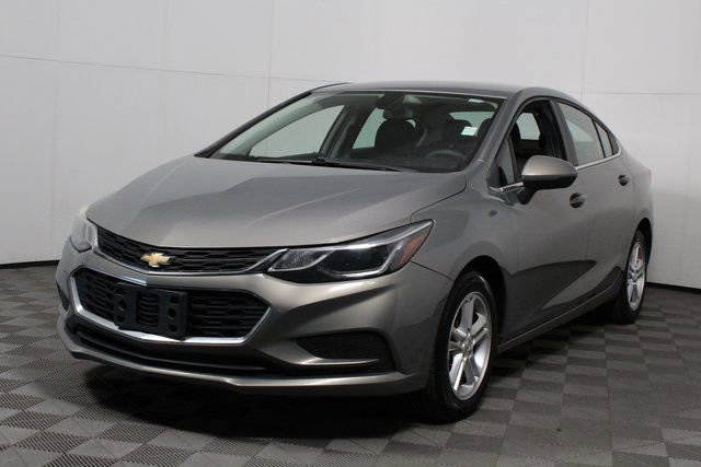 Used 2017 Chevrolet Cruze LT w/ Convenience Package image 3