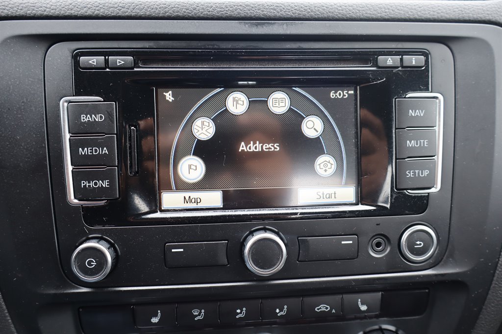 Used 2013 Volkswagen Jetta GLI Autobahn FWD image 25