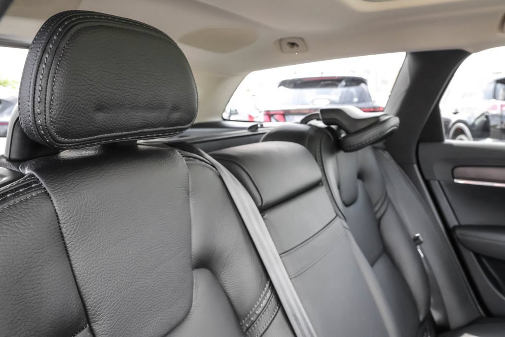 Used 2018 Volvo V90 T5 Cross Country w/ Convenience Package AWD/4WD image 35