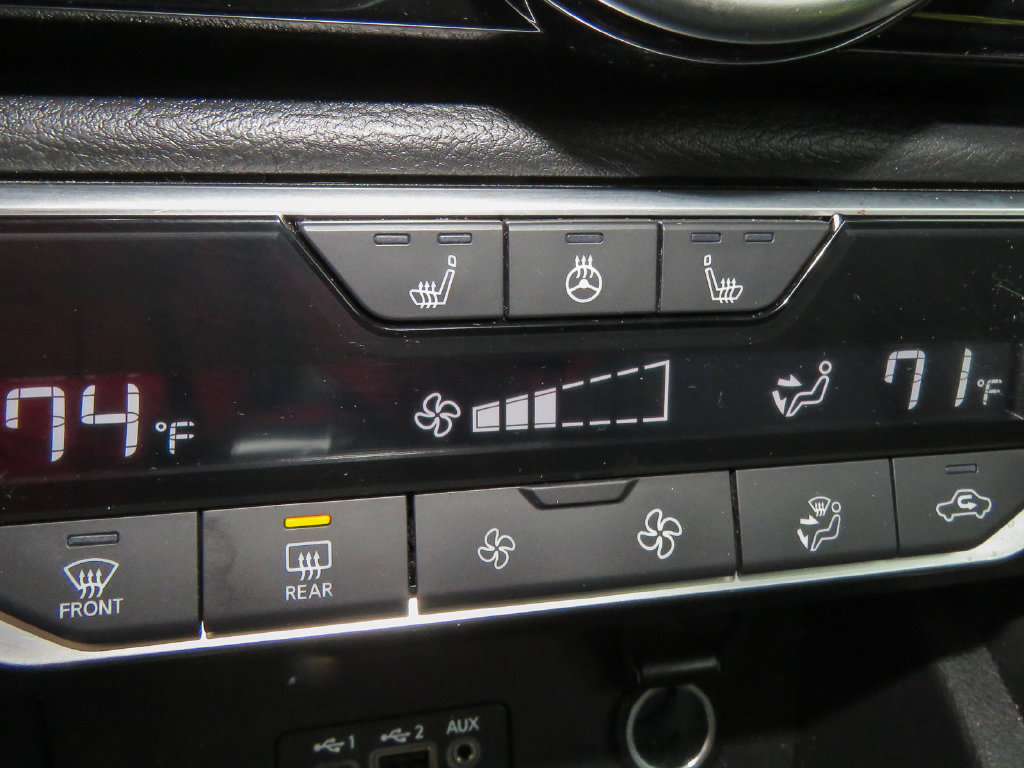 Used 2023 Nissan Sentra SR w/ SR Premium Package FWD image 12