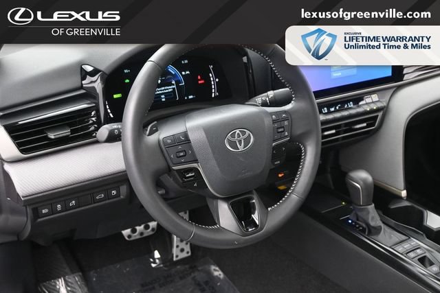 Used 2025 Toyota Camry SE w/ Multimedia Upgrade Package FWD image 24