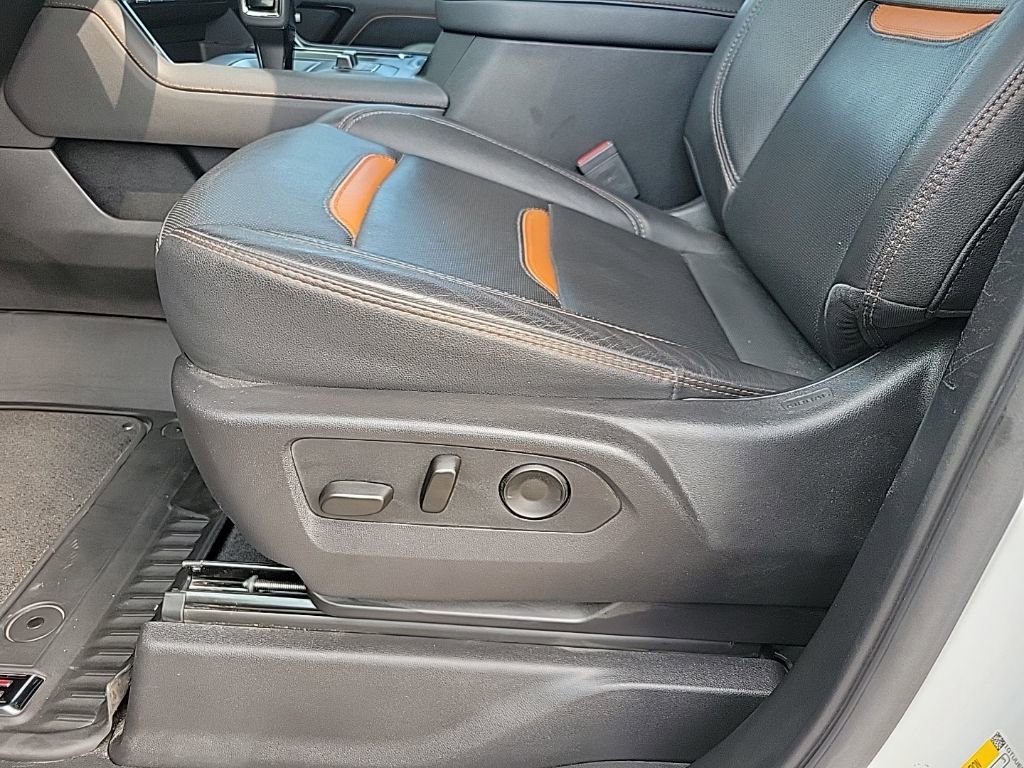 Used 2025 GMC Sierra 1500 AT4 AWD/4WD image 11