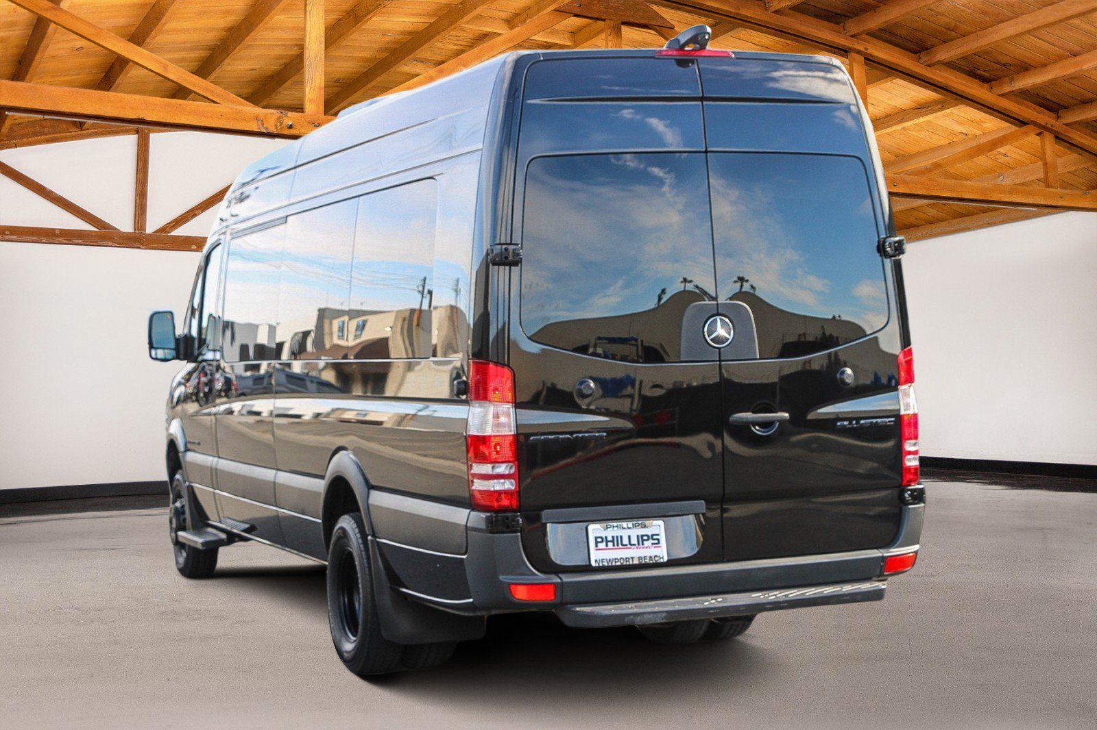 Used 2017 Mercedes-Benz Sprinter 3500 image 4