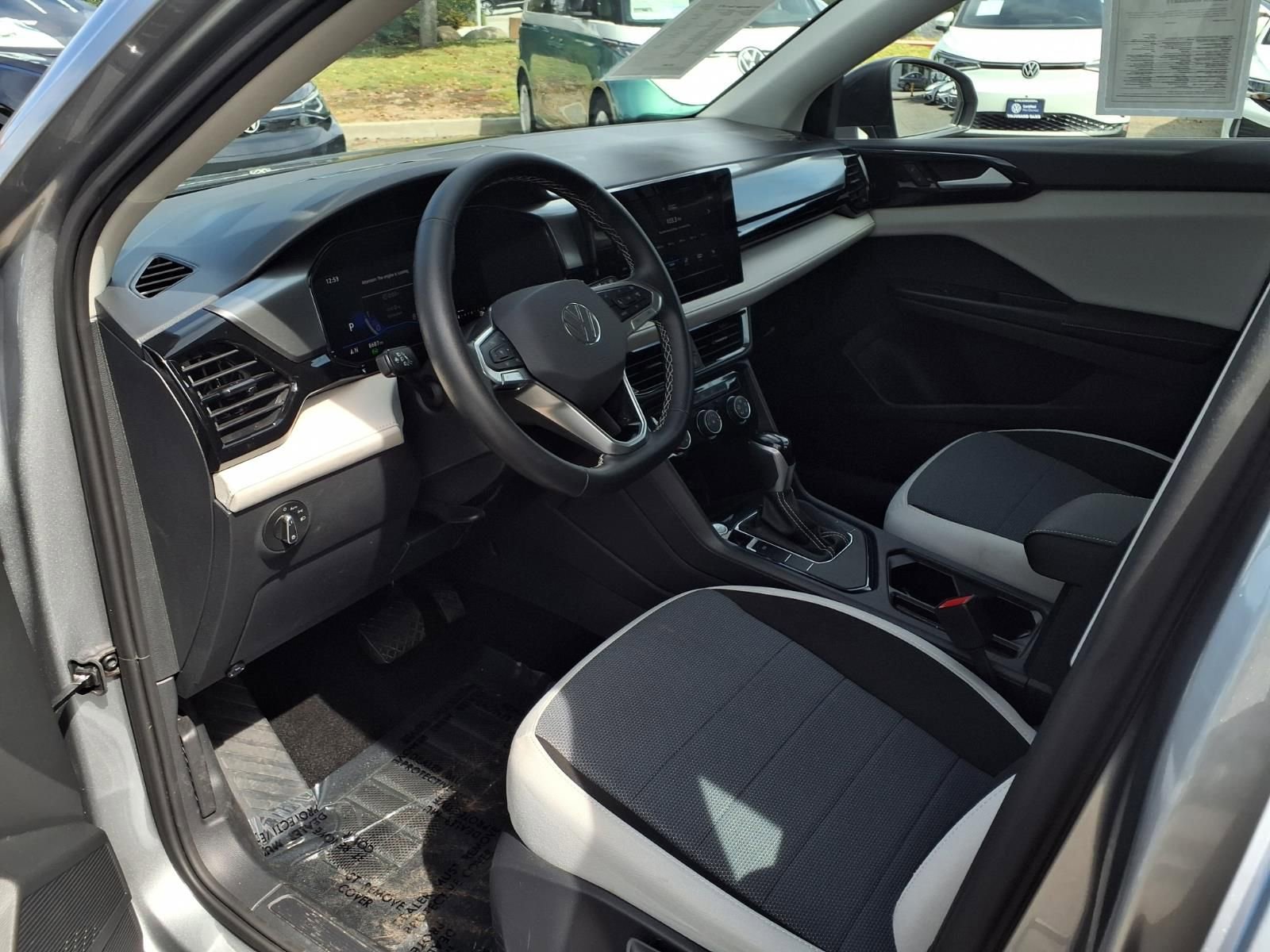 Certified 2025 Volkswagen Taos S FWD image 16