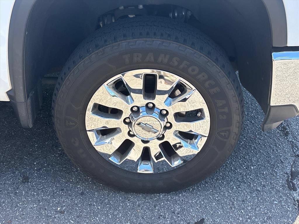 Used 2024 Chevrolet Silverado 2500 LT w/ Convenience Package AWD/4WD image 7