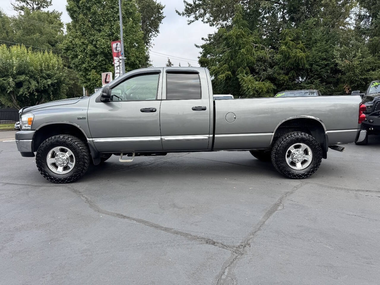 Used 2009 Dodge Ram 2500 Truck SLT w/ Trailer Tow Group AWD/4WD image 2