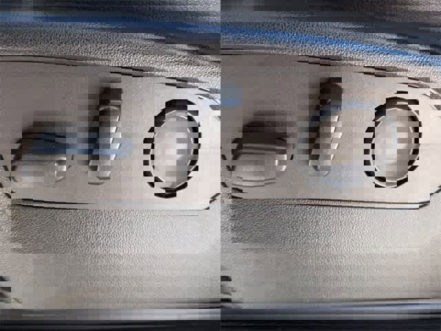 Used 2021 GMC Yukon SLT w/ SLT Luxury Package image 18