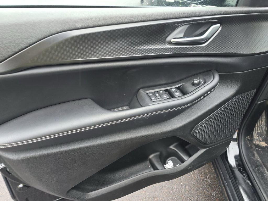 Used 2023 Jeep Grand Cherokee Altitude image 10