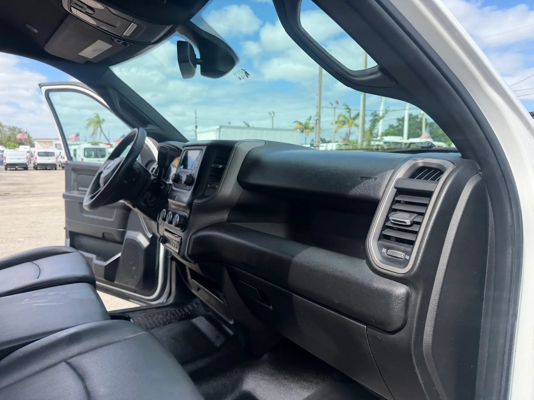 Used 2021 RAM 5500 Tradesman w/ Chrome Appearance Group AWD/4WD image 17