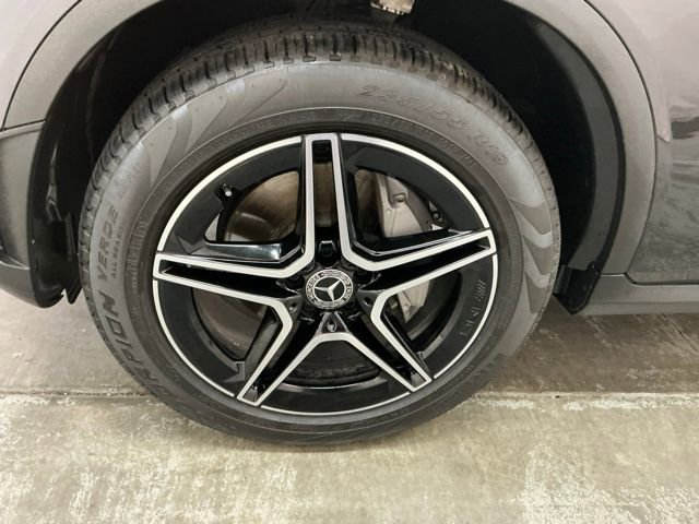 Used 2021 Mercedes-Benz GLC 300 4MATIC image 10