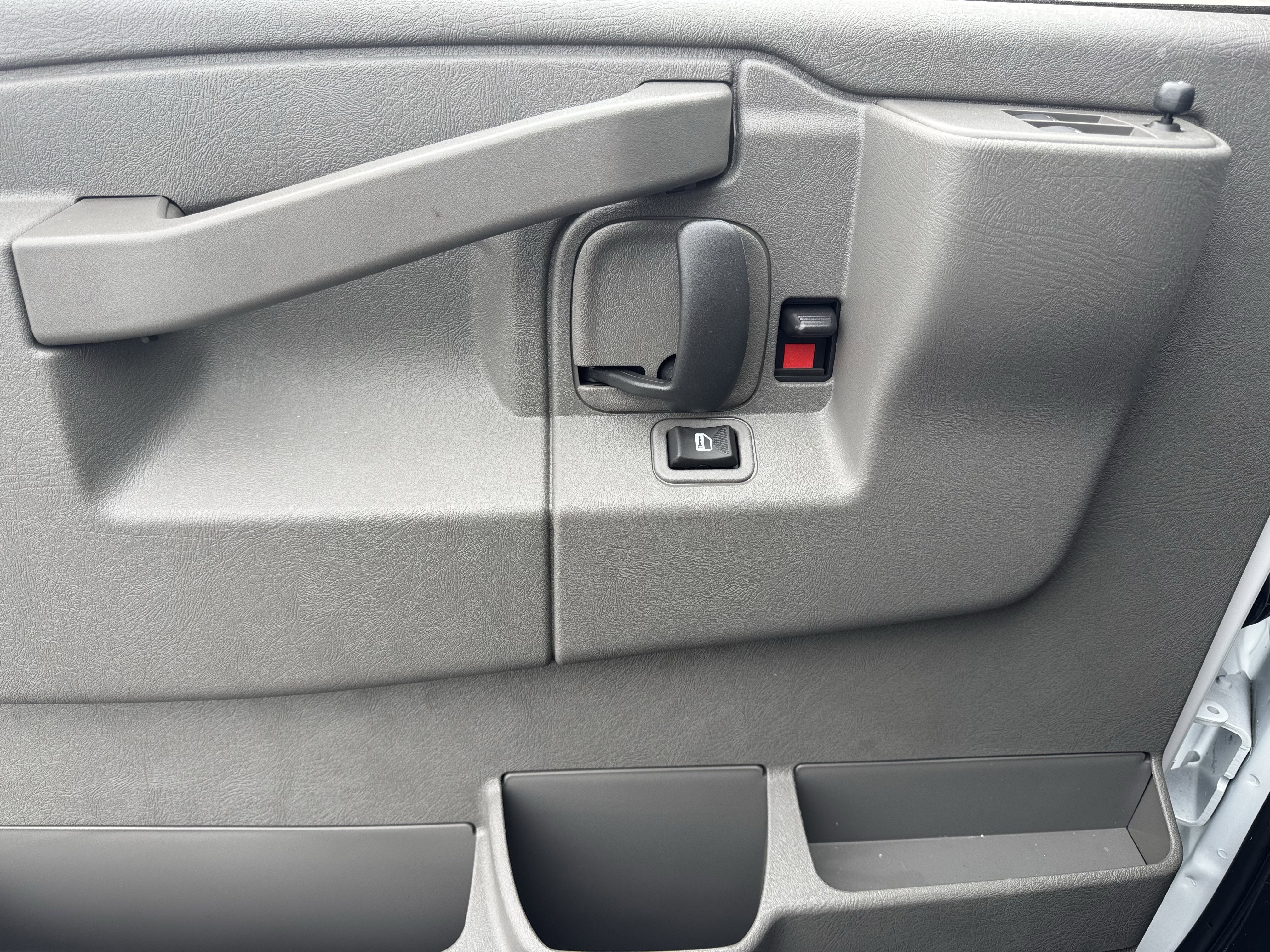 New 2026 Chevrolet Express 2500 w/ Driver Convenience Package image 10