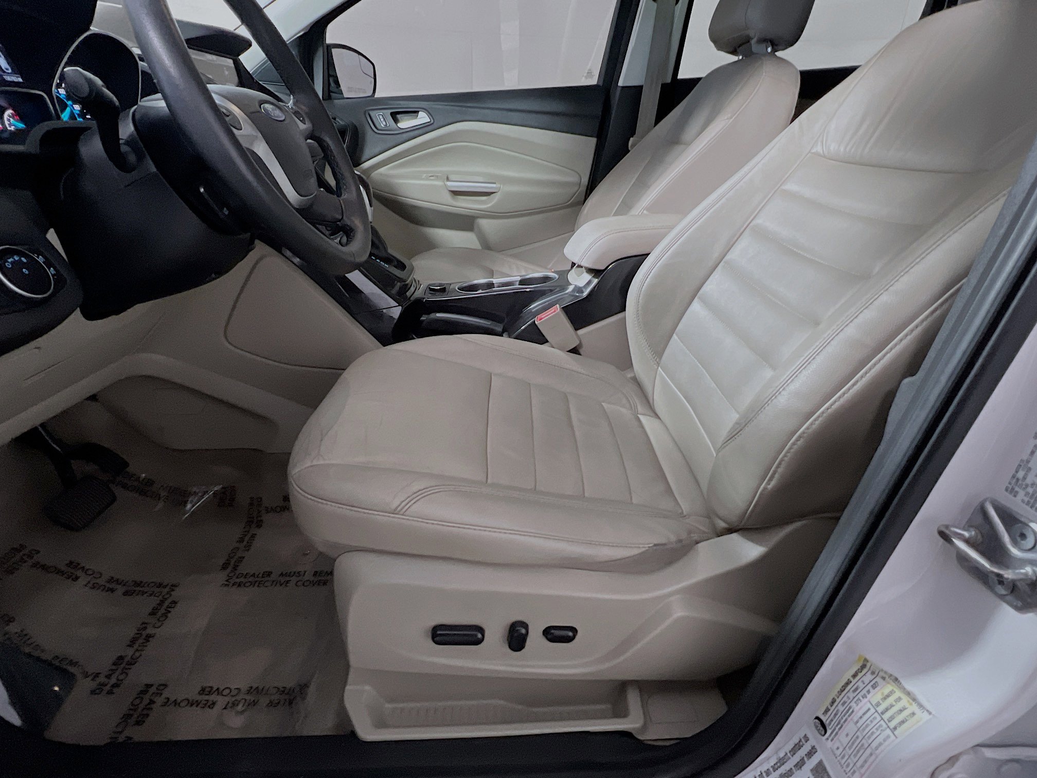 Used 2015 Ford Escape Titanium image 16