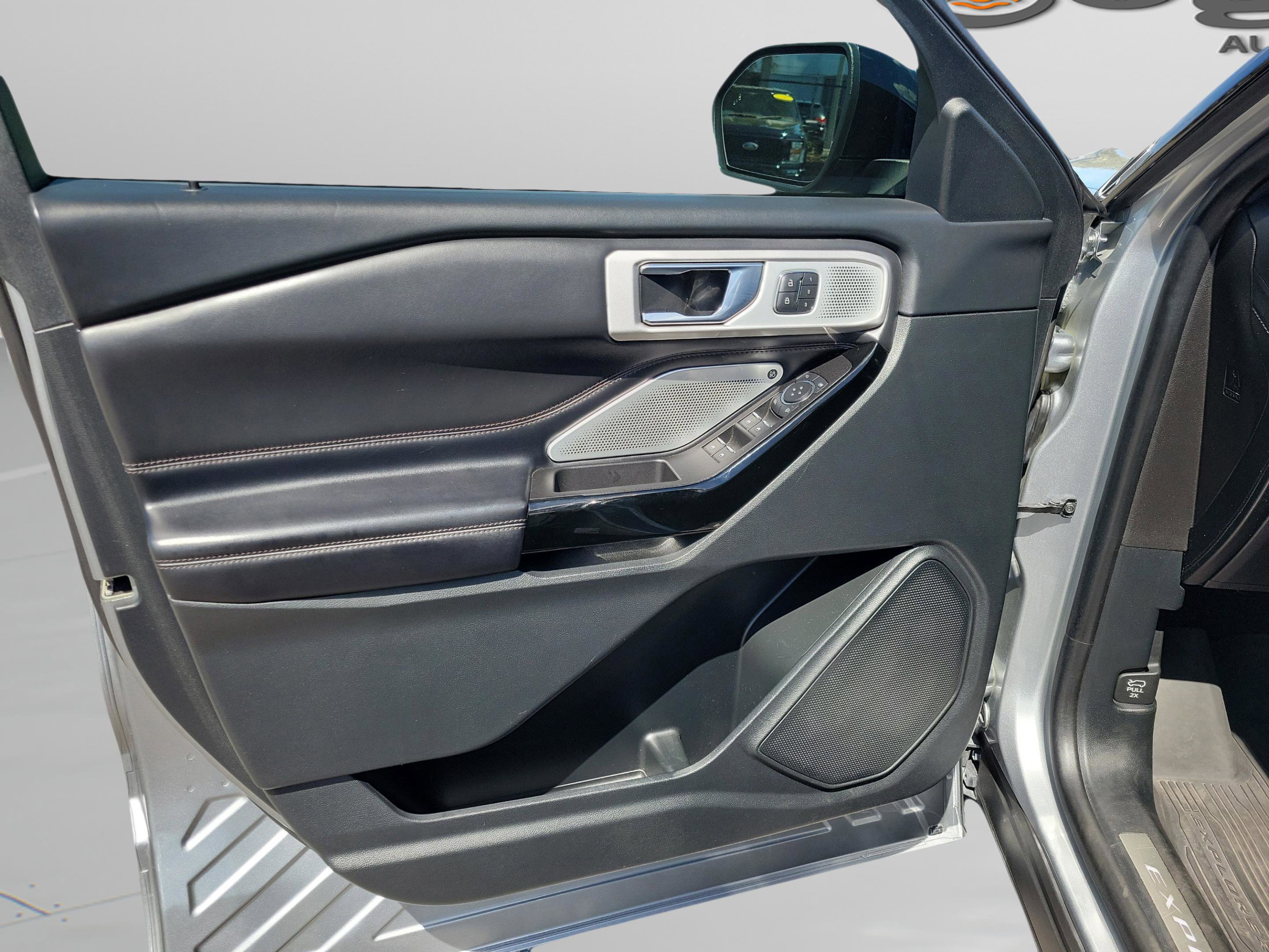 Used 2021 Ford Explorer Platinum w/ Equipment Group 601A image 5