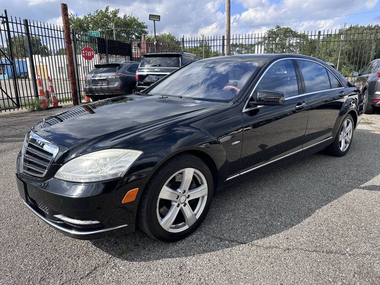 Used 2012 Mercedes-Benz S 550 4MATIC image 3