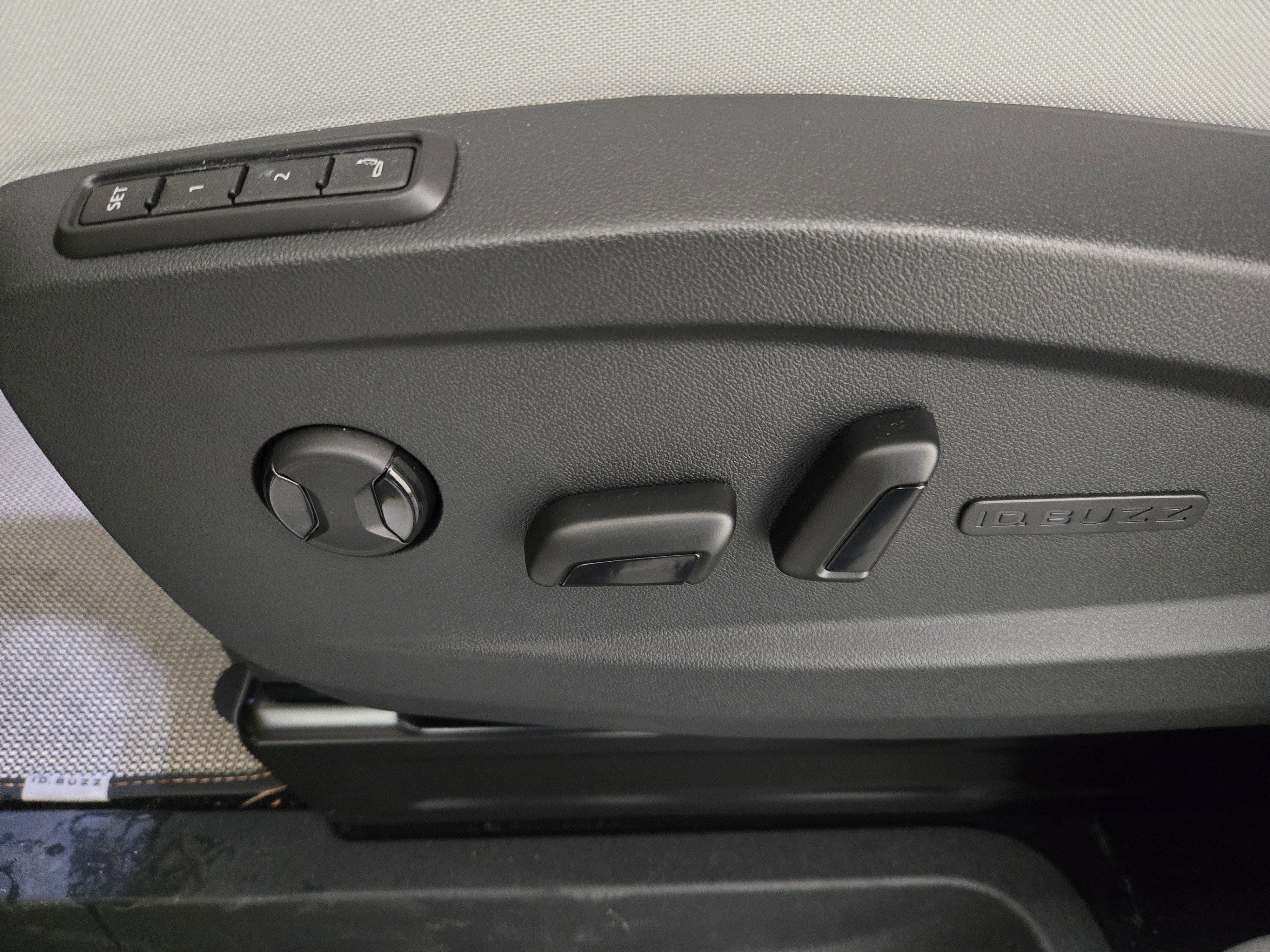 New 2025 Volkswagen ID. Buzz Pro S Plus image 4