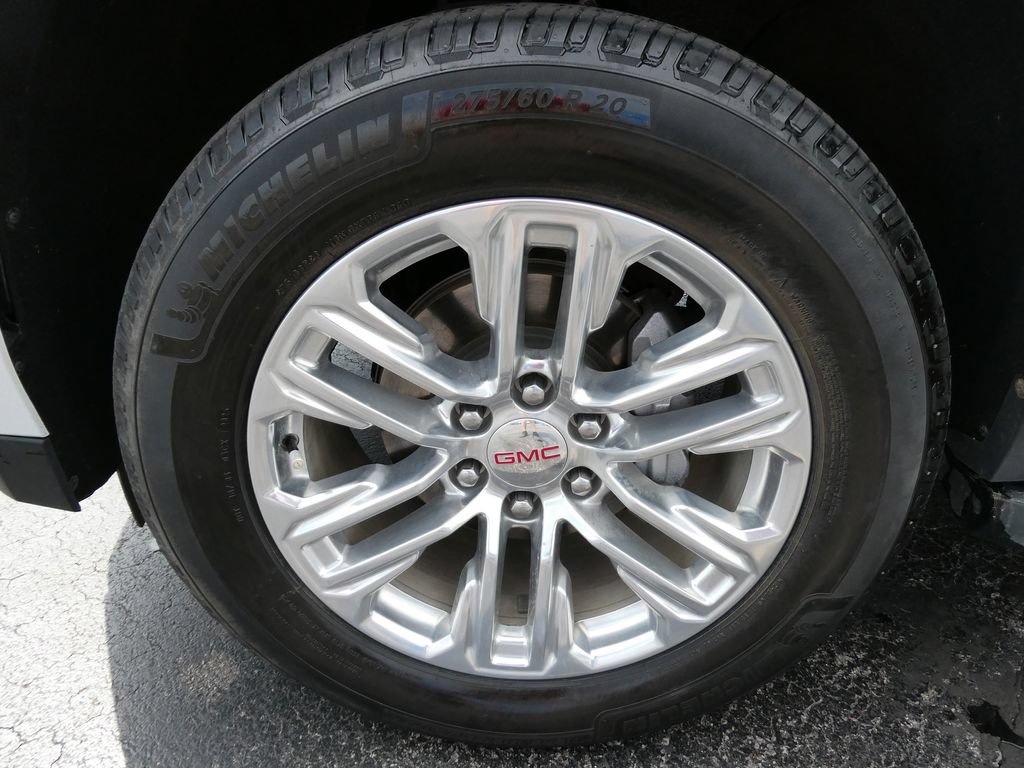 Certified 2024 GMC Yukon SLT w/ SLT Luxury Package AWD/4WD image 11