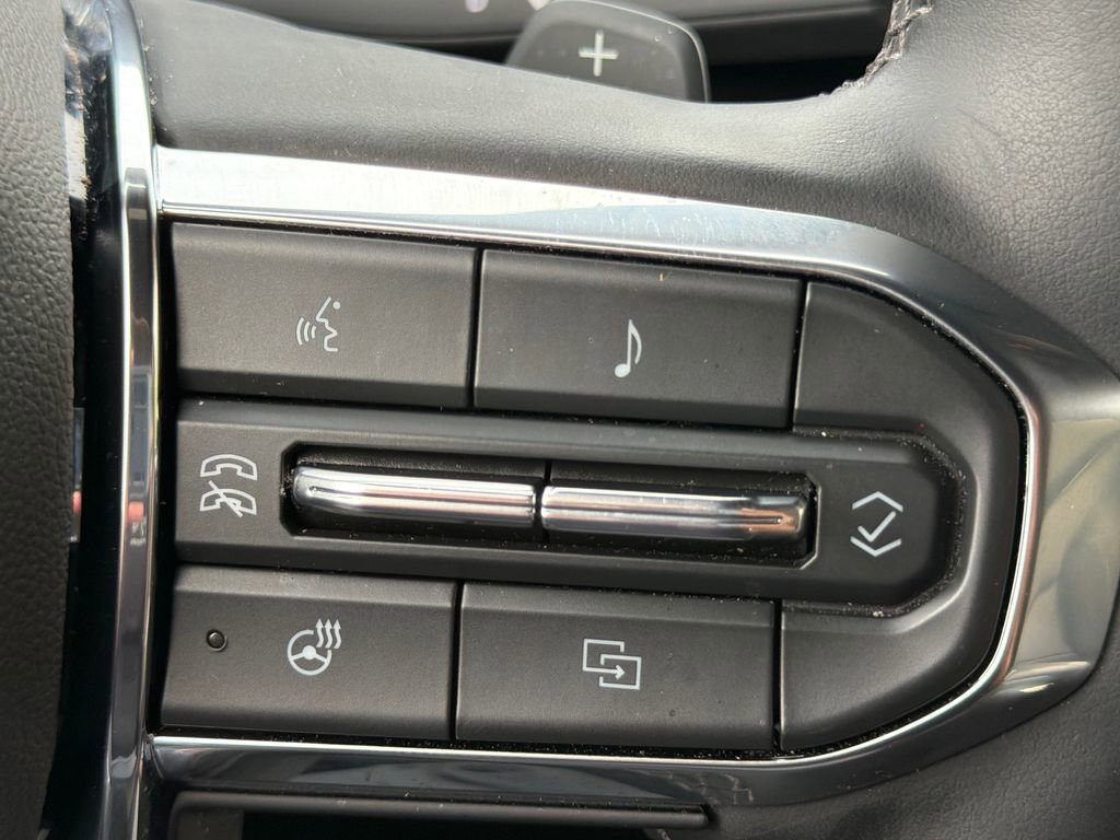 Used 2025 GMC Yukon Denali w/ Denali Reserve Package image 23