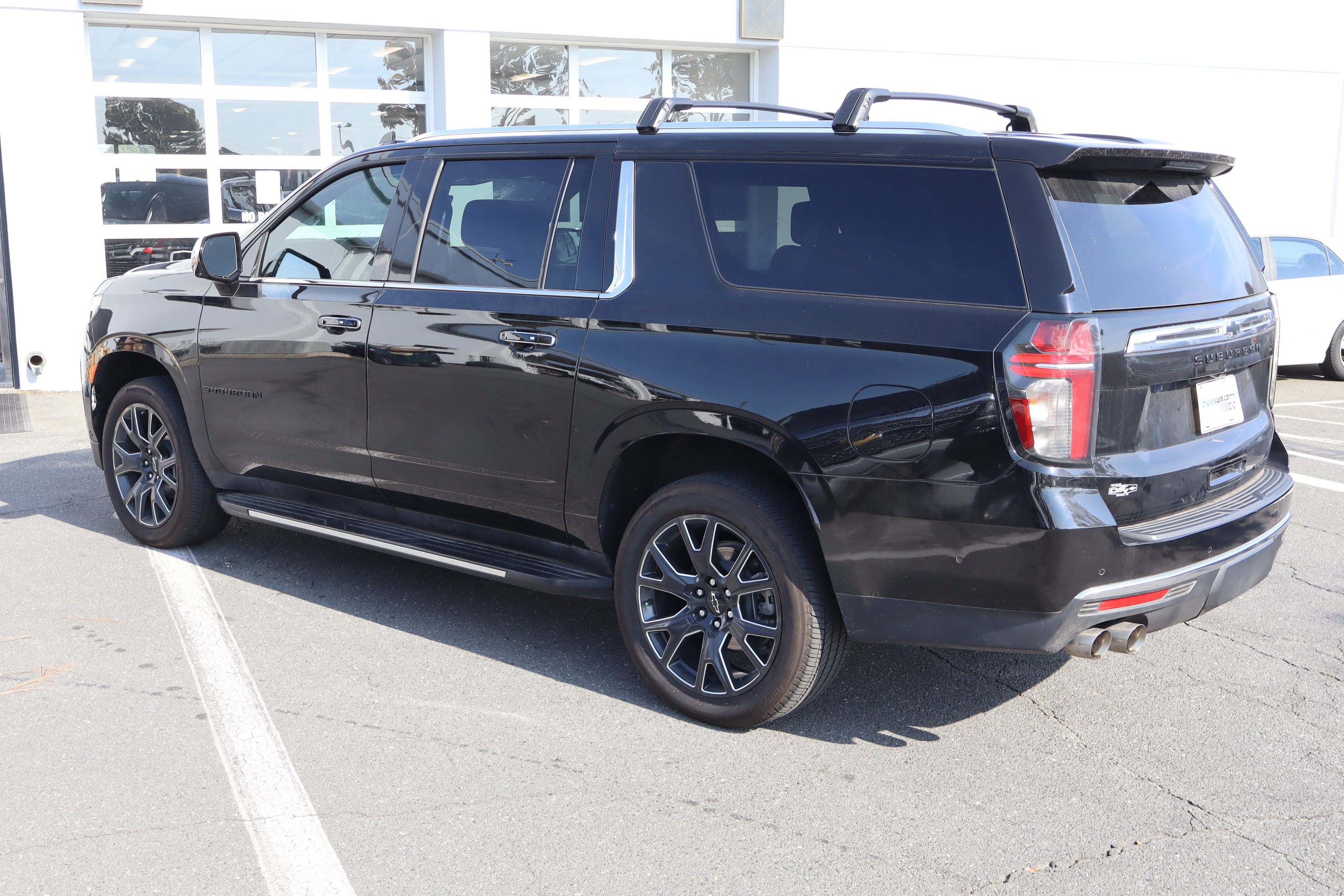 Certified 2024 Chevrolet Suburban Premier w/ Advanced Technology Package image 8