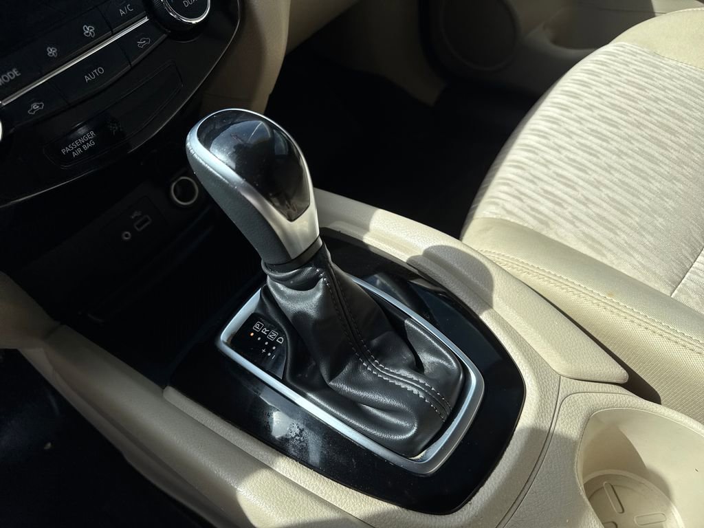 Used 2020 Nissan Rogue SV AWD/4WD image 22