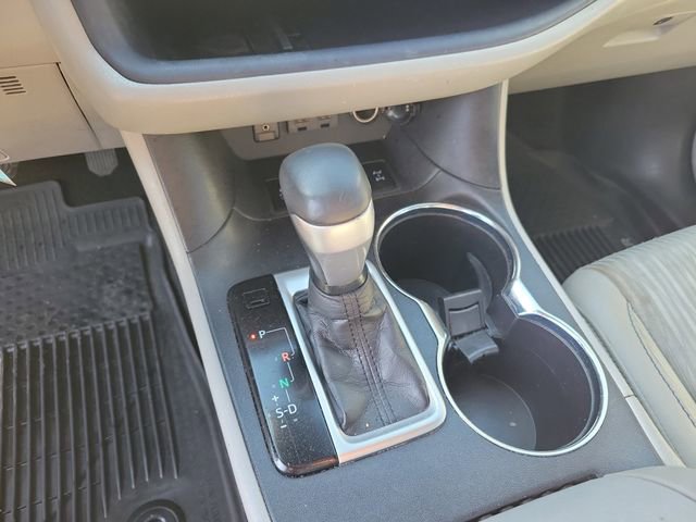 Used 2019 Toyota Highlander Plus AWD/4WD image 25