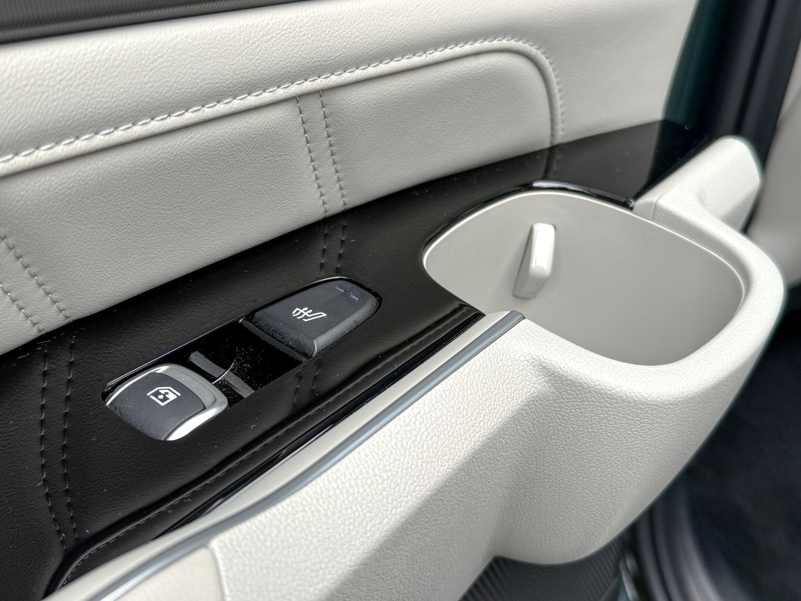 Certified 2025 Kia Sorento SX Prestige image 38