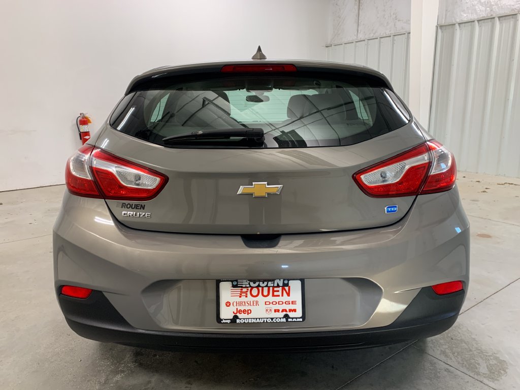 Used 2018 Chevrolet Cruze LT FWD image 6