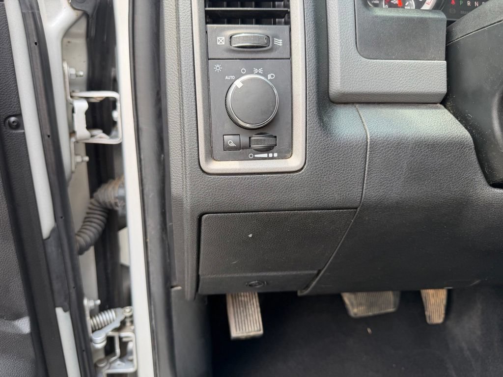 Used 2018 RAM 3500 Tradesman w/ Chrome Appearance Group AWD/4WD image 17