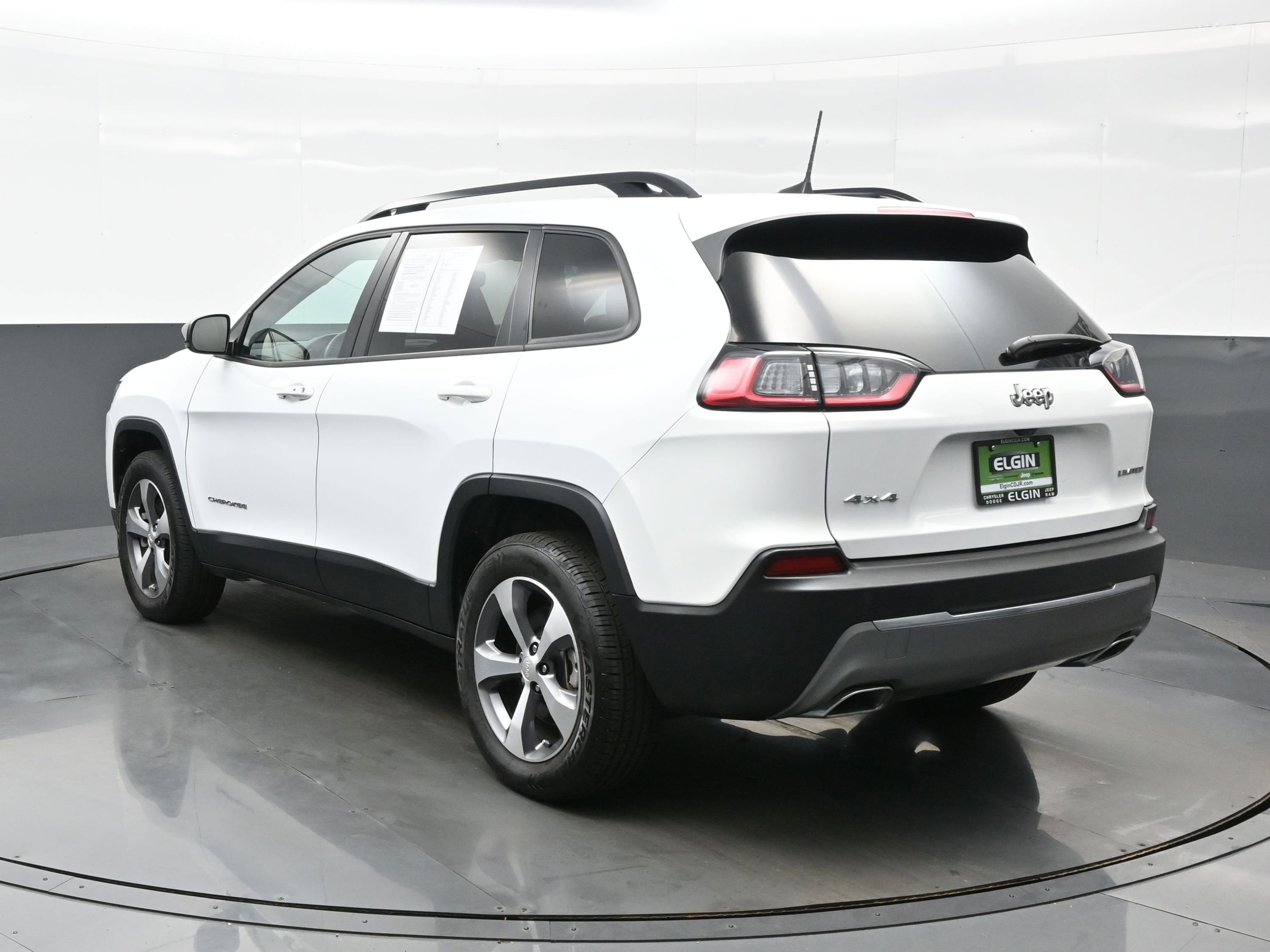 Used 2022 Jeep Cherokee Limited image 4