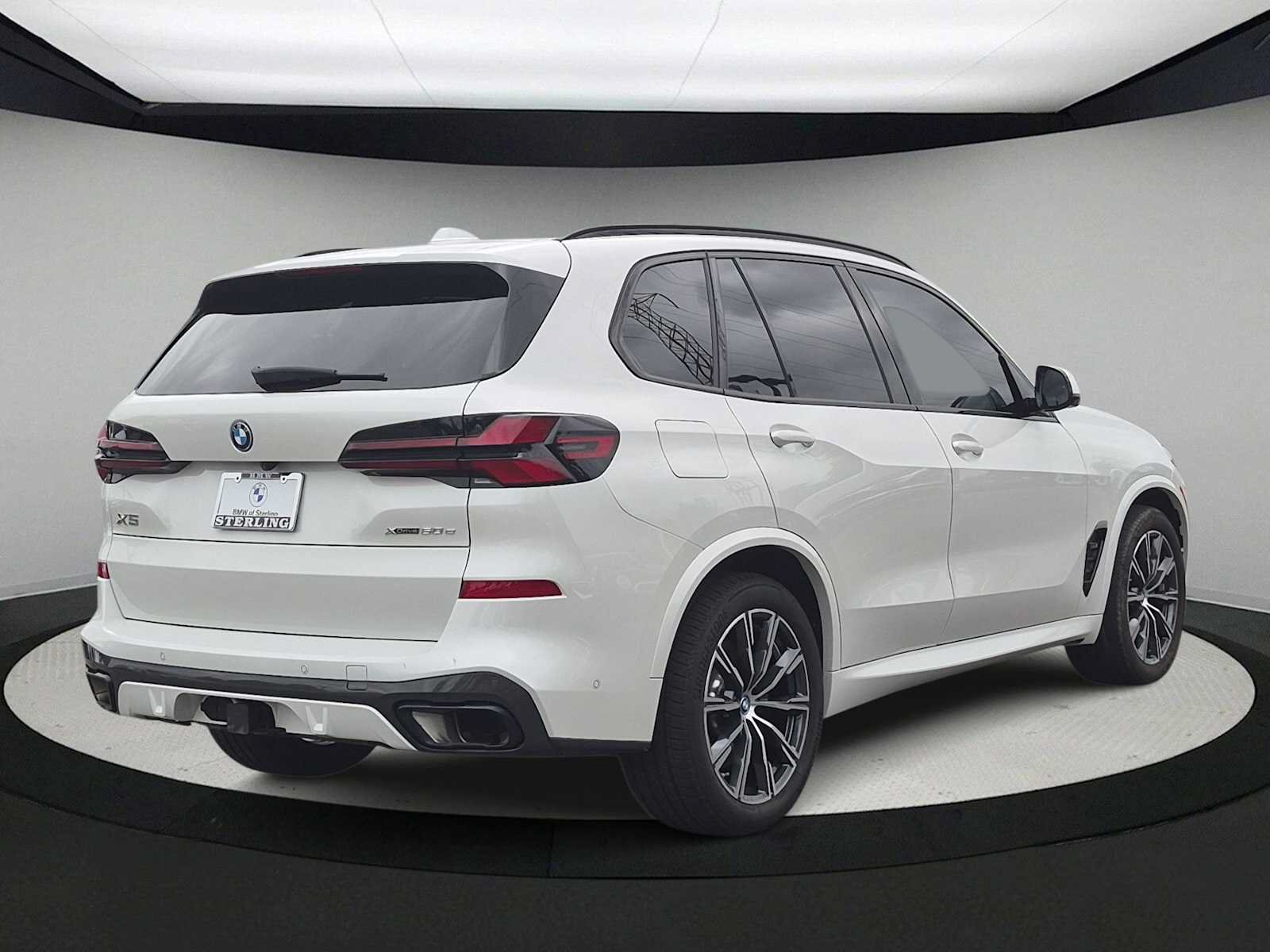 Used 2024 BMW X5 xDrive50e w/ Executive Package AWD/4WD image 8