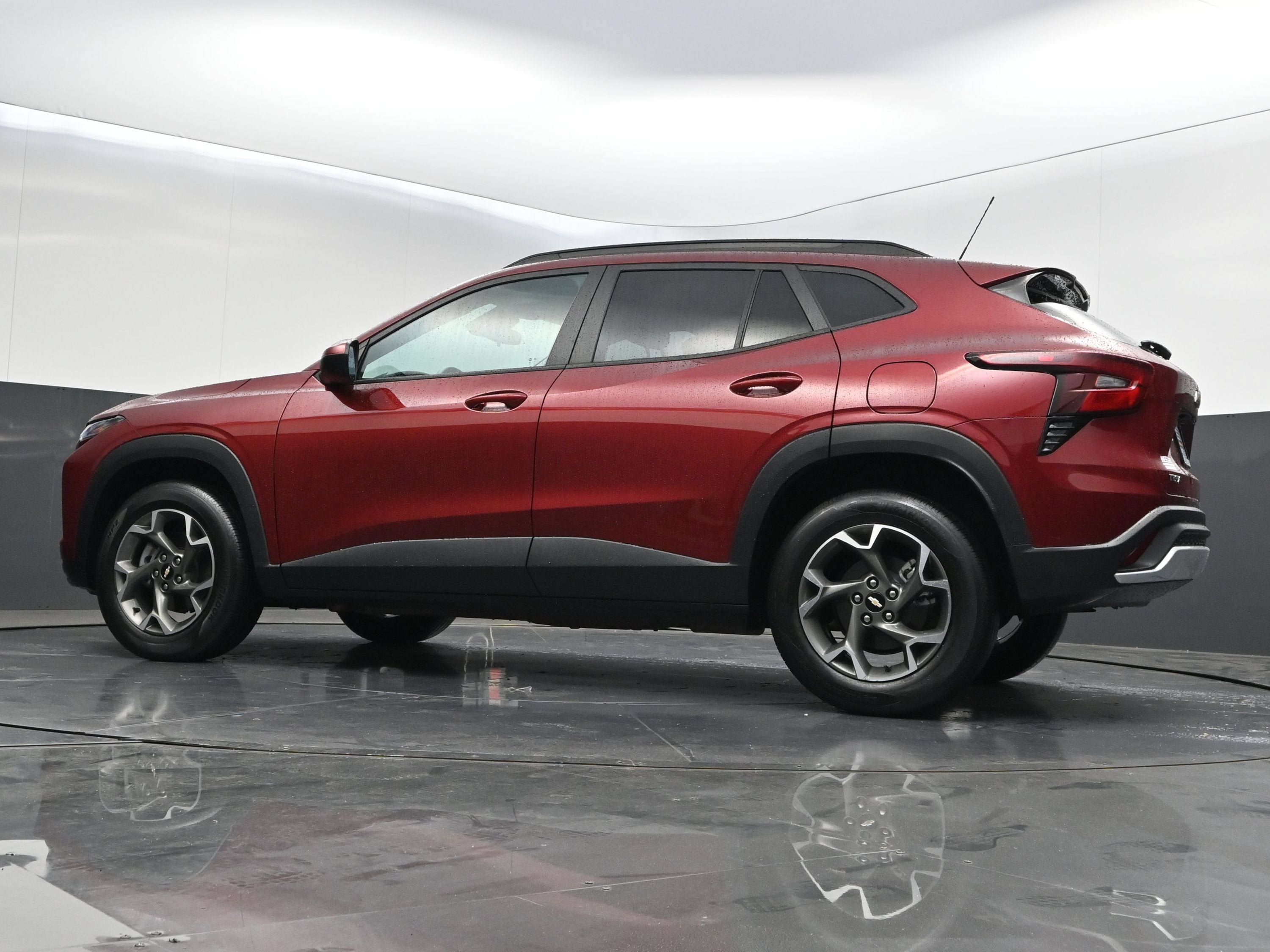 Used 2024 Chevrolet Trax LT FWD image 32