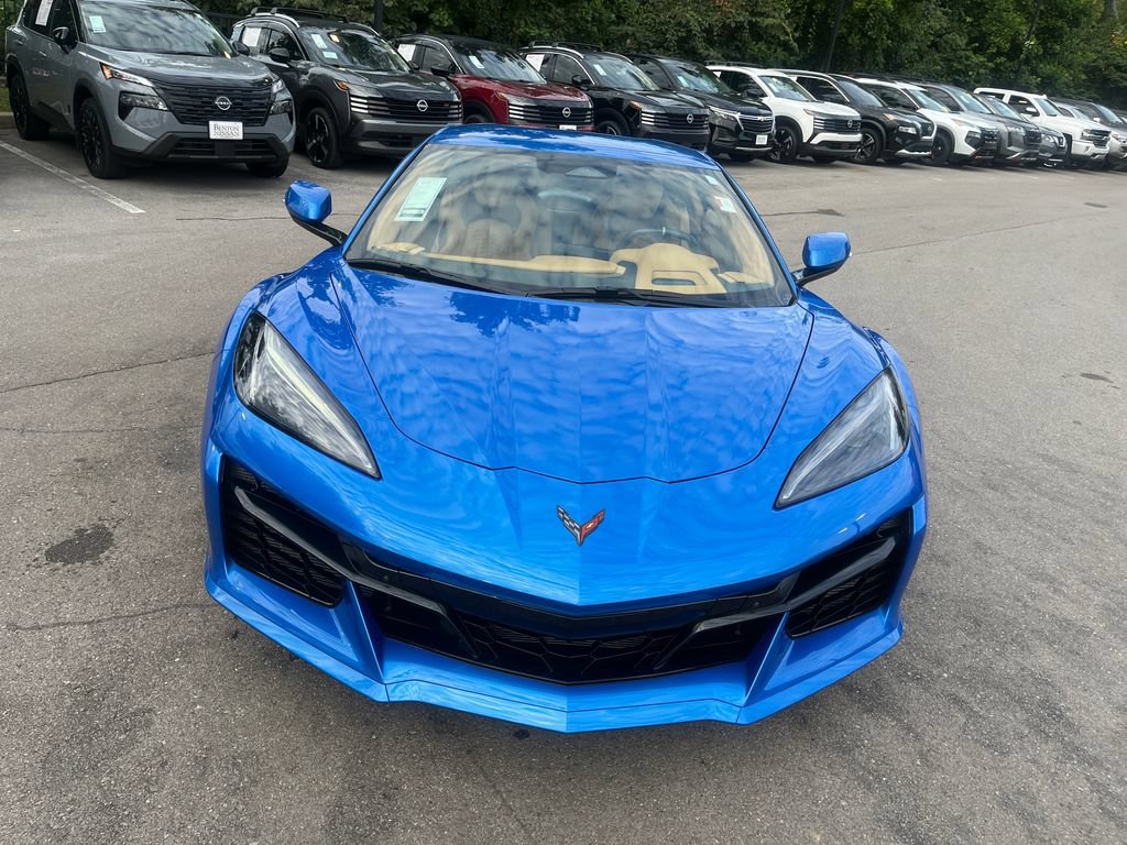 Used 2025 Chevrolet Corvette Z06 RWD image 8