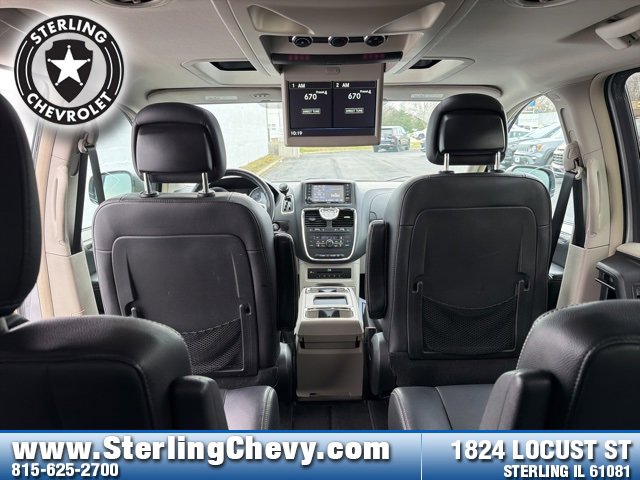 Used 2015 Chrysler Town & Country Touring-L w/ Driver Convenience Group image 15