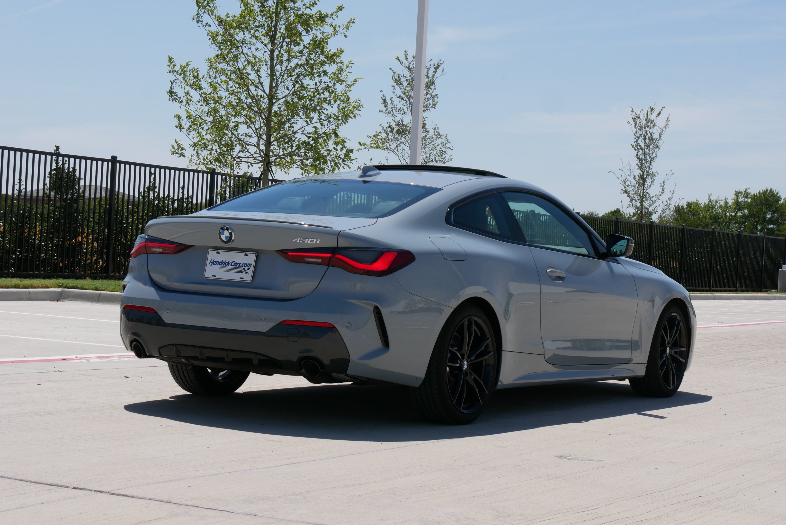 Used 2022 BMW 430i Coupe w/ M Sport Package RWD image 9