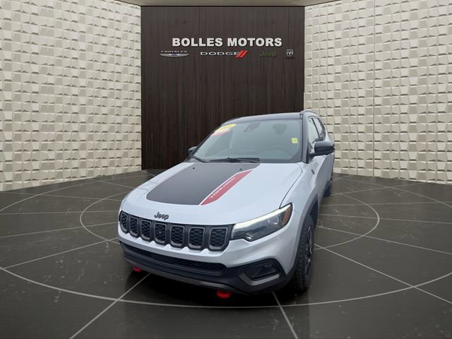 Certified 2025 Jeep Compass Trailhawk w/ Trailhawk Elite Group image 9