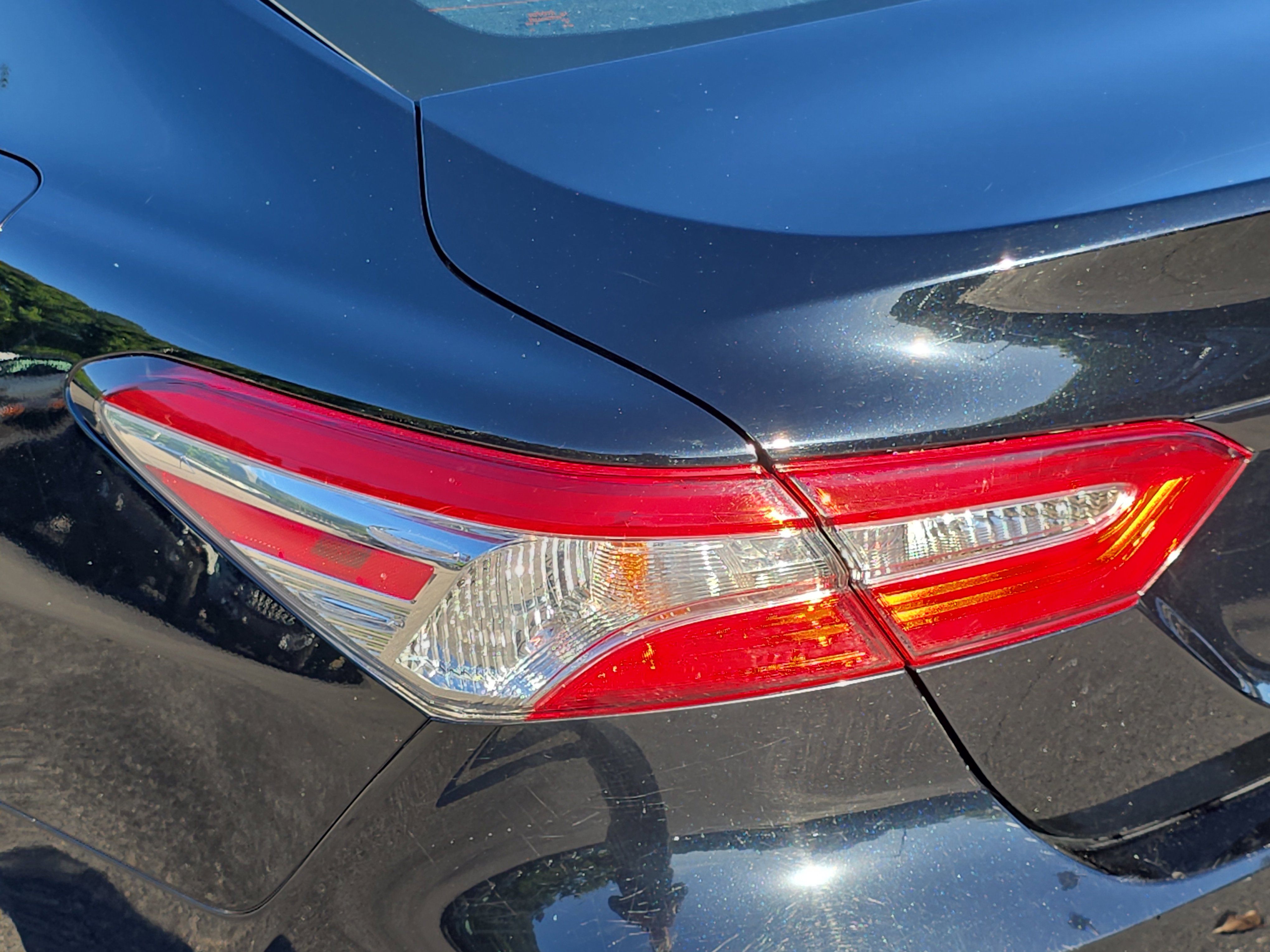 Used 2020 Toyota Camry LE FWD image 33