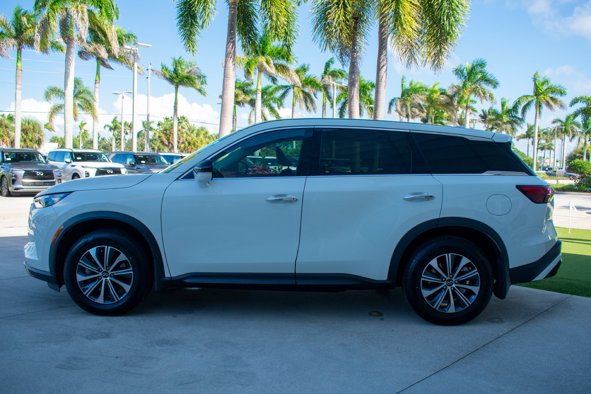 Certified 2024 INFINITI QX60 Pure FWD image 7