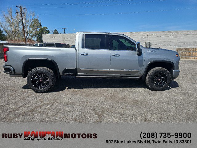 Used 2024 Chevrolet Silverado 3500 High Country w/ High Country Premium Package AWD/4WD image 8