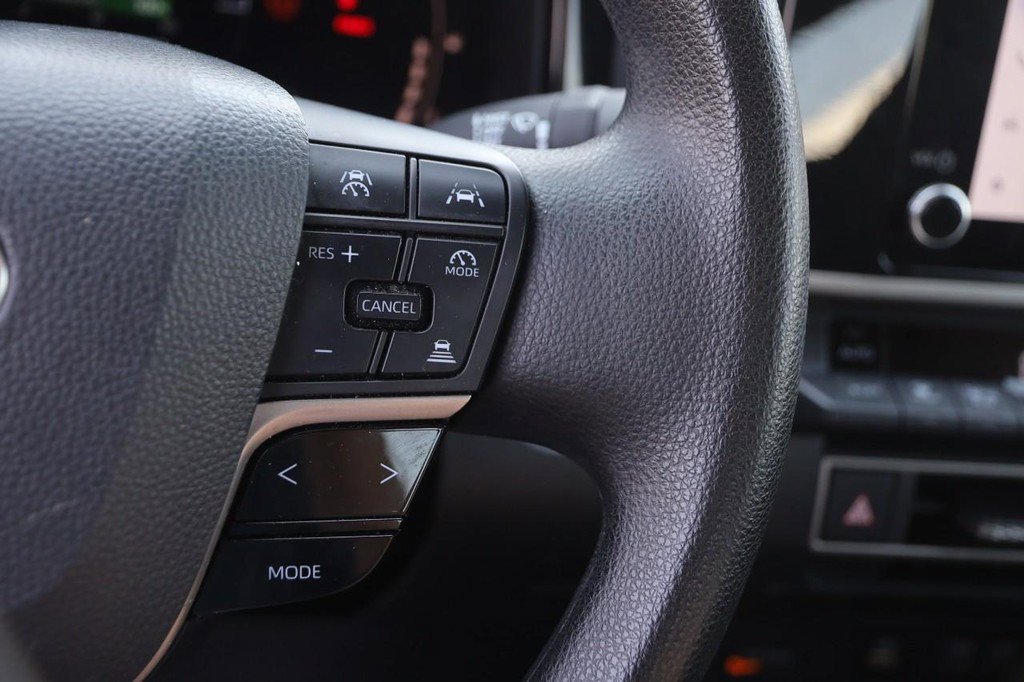 Used 2025 Toyota Camry LE image 12